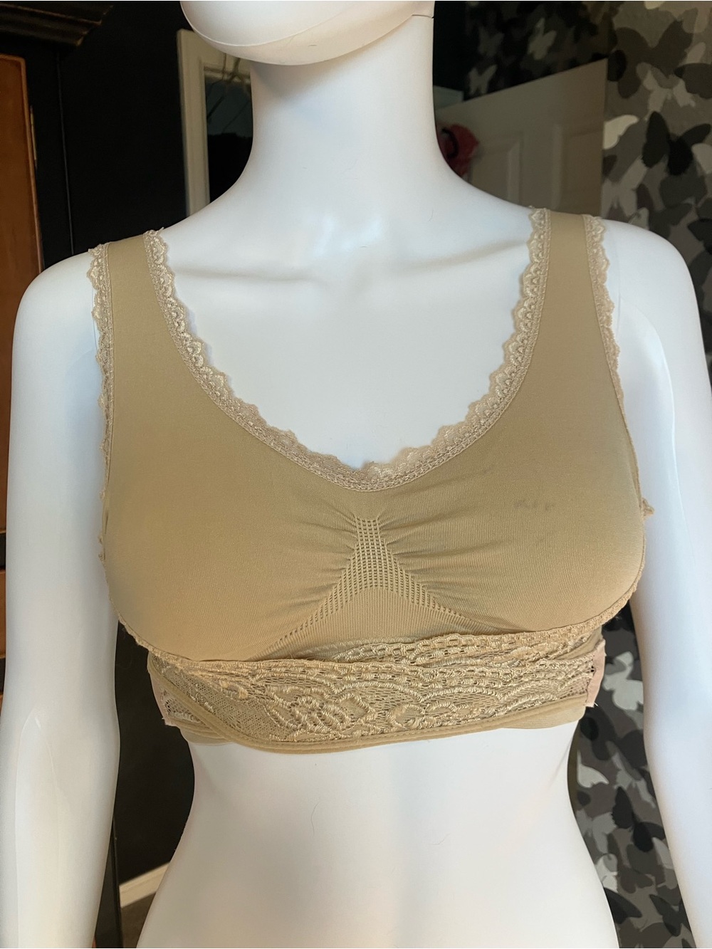 Victoria's Secret Beige Lace-Trim Wireless Bralette